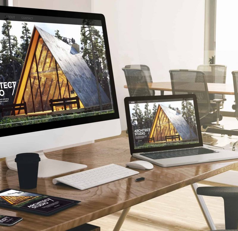 Moderne Architektur-Website auf Geräten Moderne Architektur-Website auf Desktop und Laptop.
